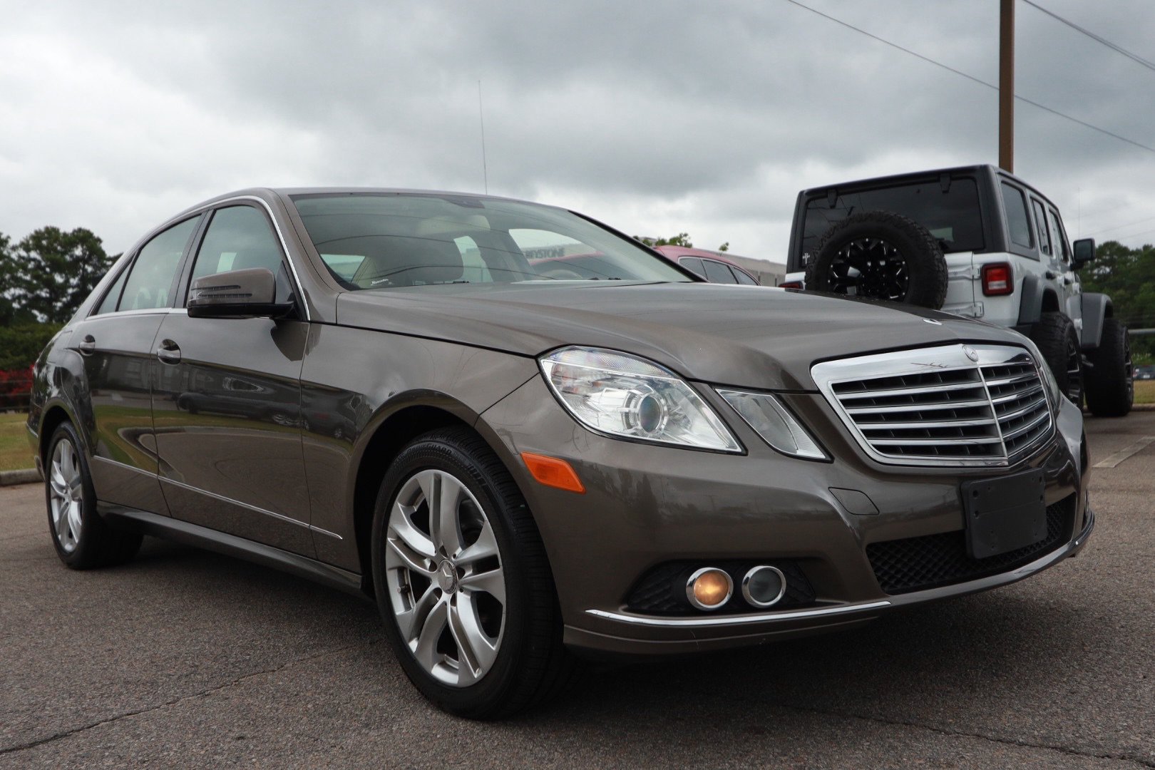 Used 2011 Mercedes-Benz E 350 4MATIC Sedan image 7