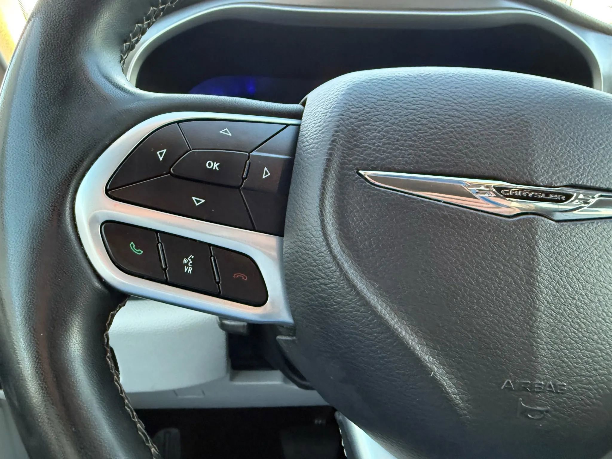 Used 2022 Chrysler Pacifica Touring-L image 36