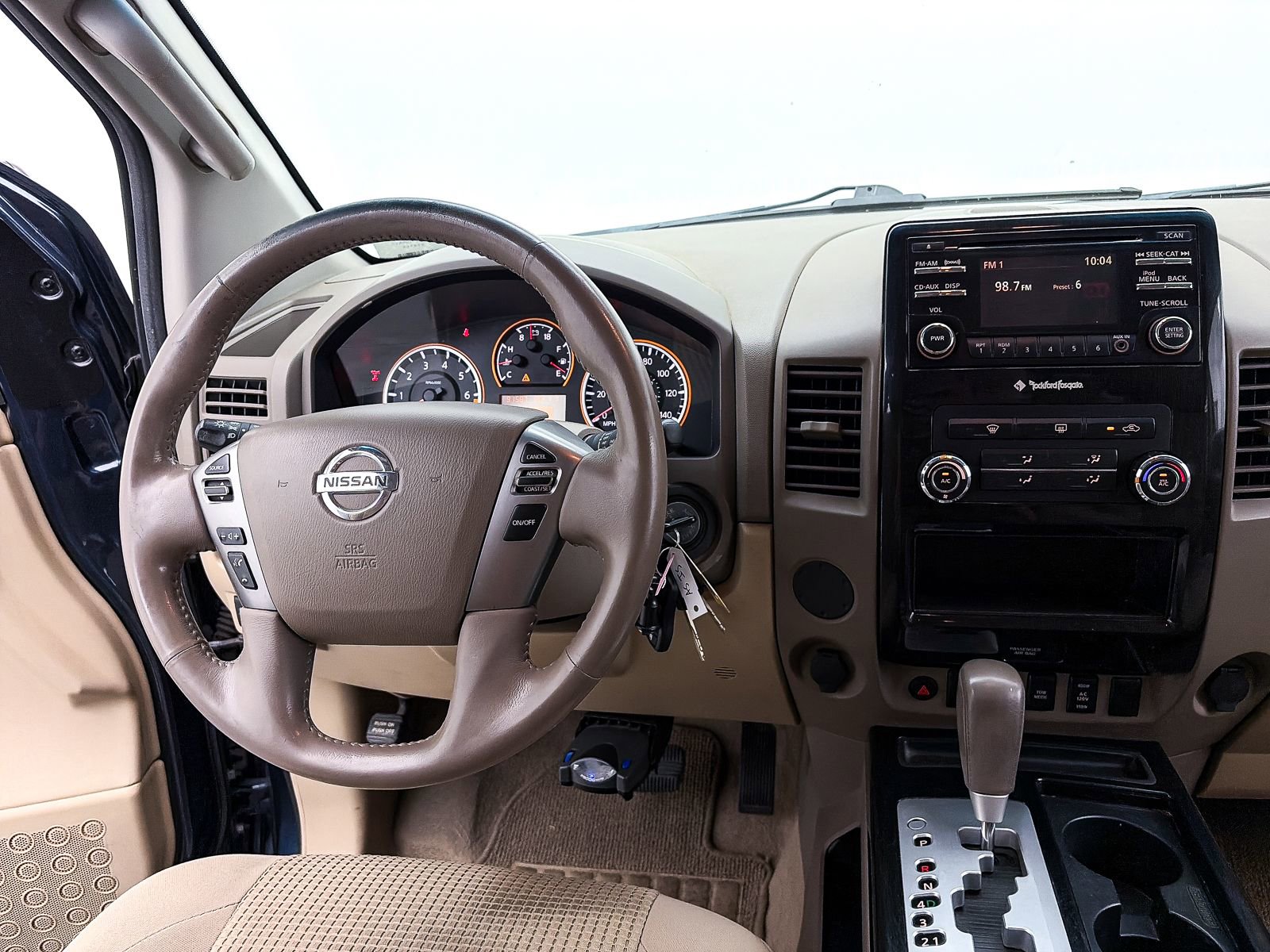 Used 2014 Nissan Titan SV w/ SV Premium Utility Package image 3