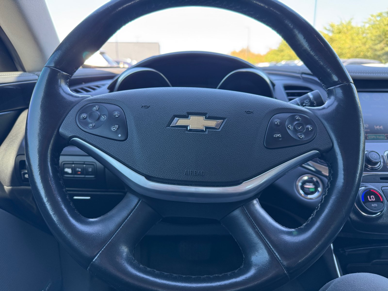 Used 2017 Chevrolet Impala Premier w/ Enhanced Convenience Package FWD image 9