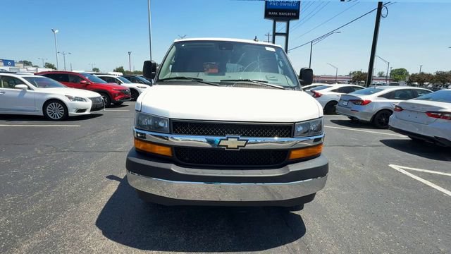 Used 2022 Chevrolet Express 2500 LT RWD image 3