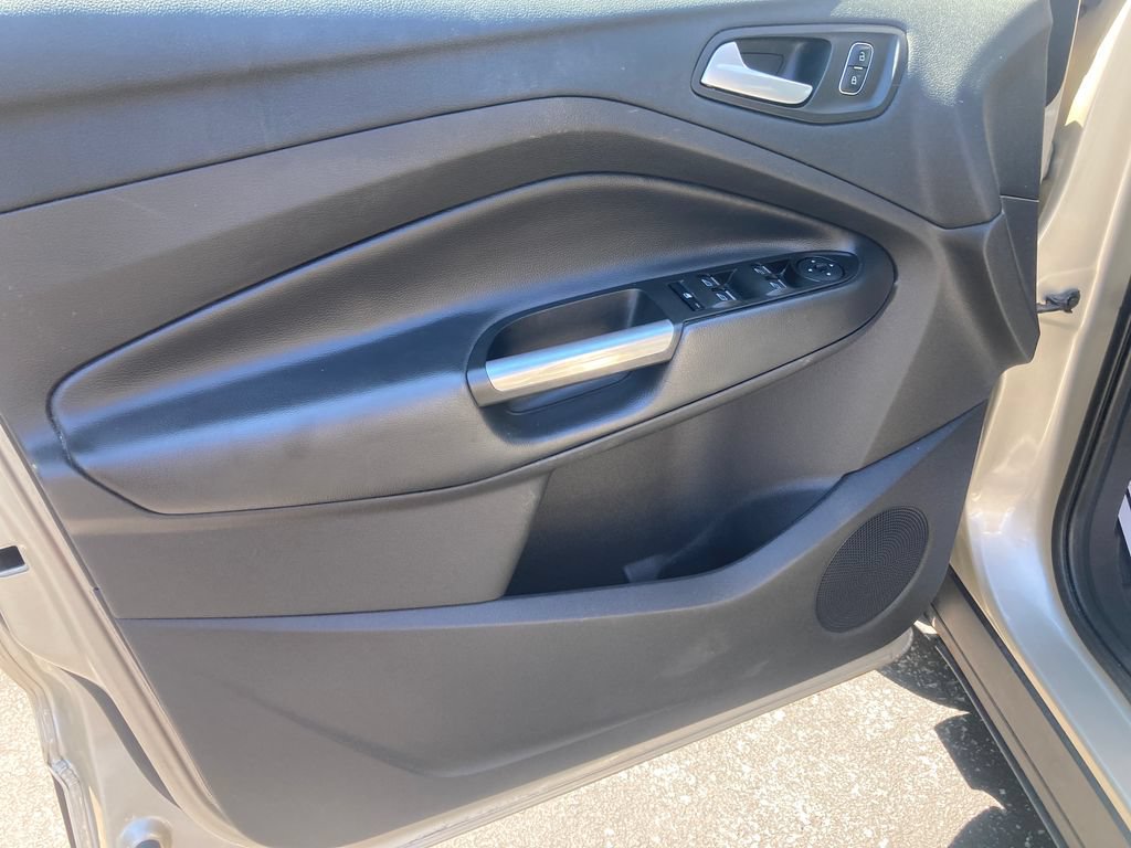 Used 2017 Ford Escape SE w/ Equipment Group 201A AWD/4WD image 13