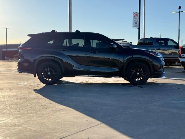 Used 2024 Toyota Highlander XSE FWD image 8