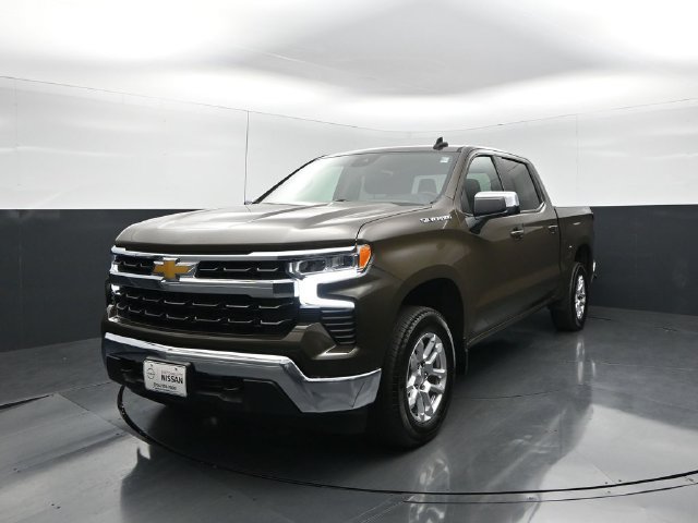 Used 2023 Chevrolet Silverado 1500 LT AWD/4WD image 4