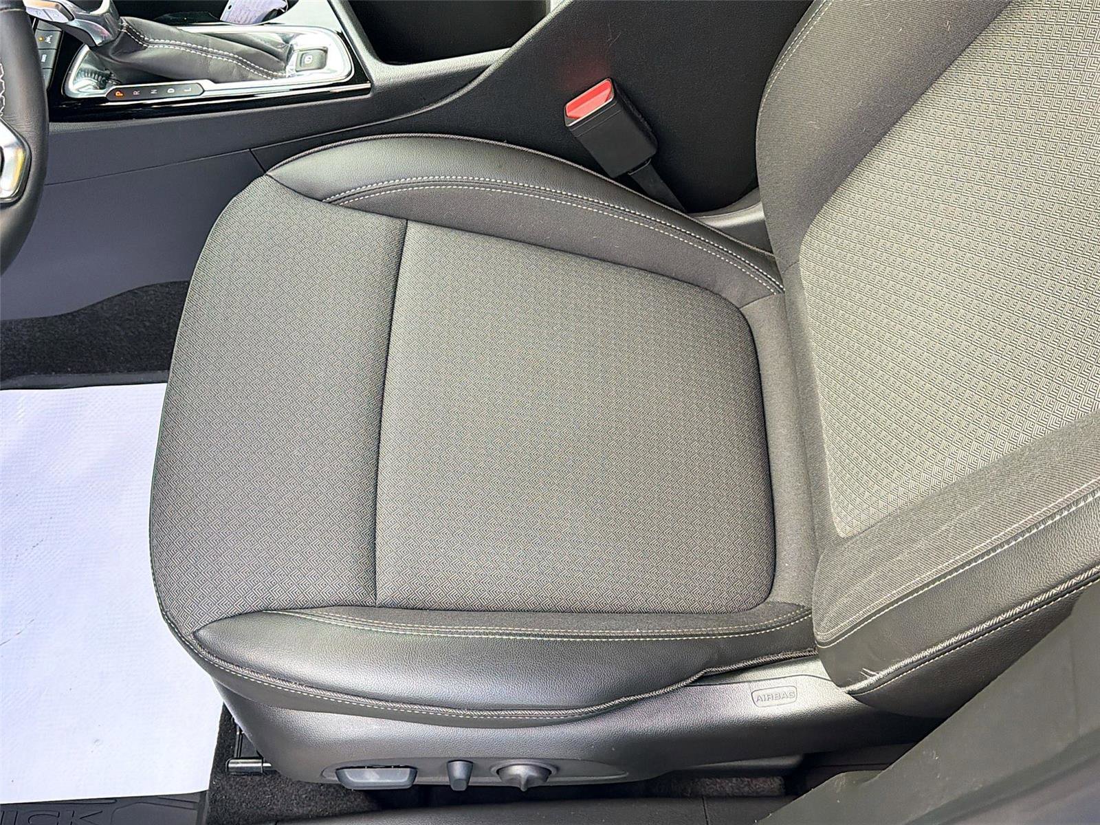 Used 2023 Buick Encore GX Select w/ Sport Touring Package image 19