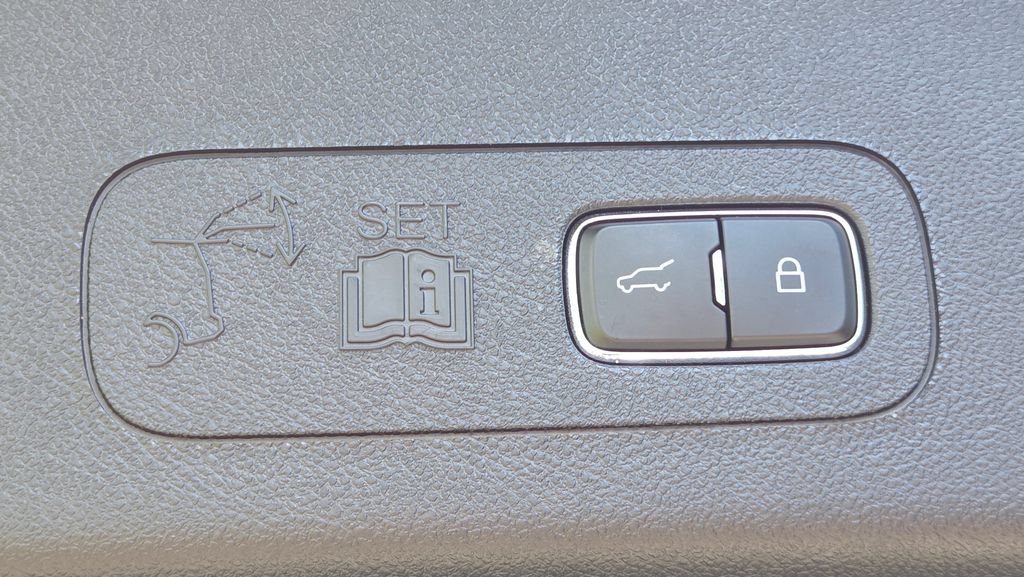 Used 2023 Lincoln Aviator AWD w/ Premium Package image 35