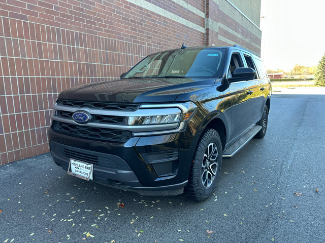 Used 2023 Ford Expedition Max XLT image 4