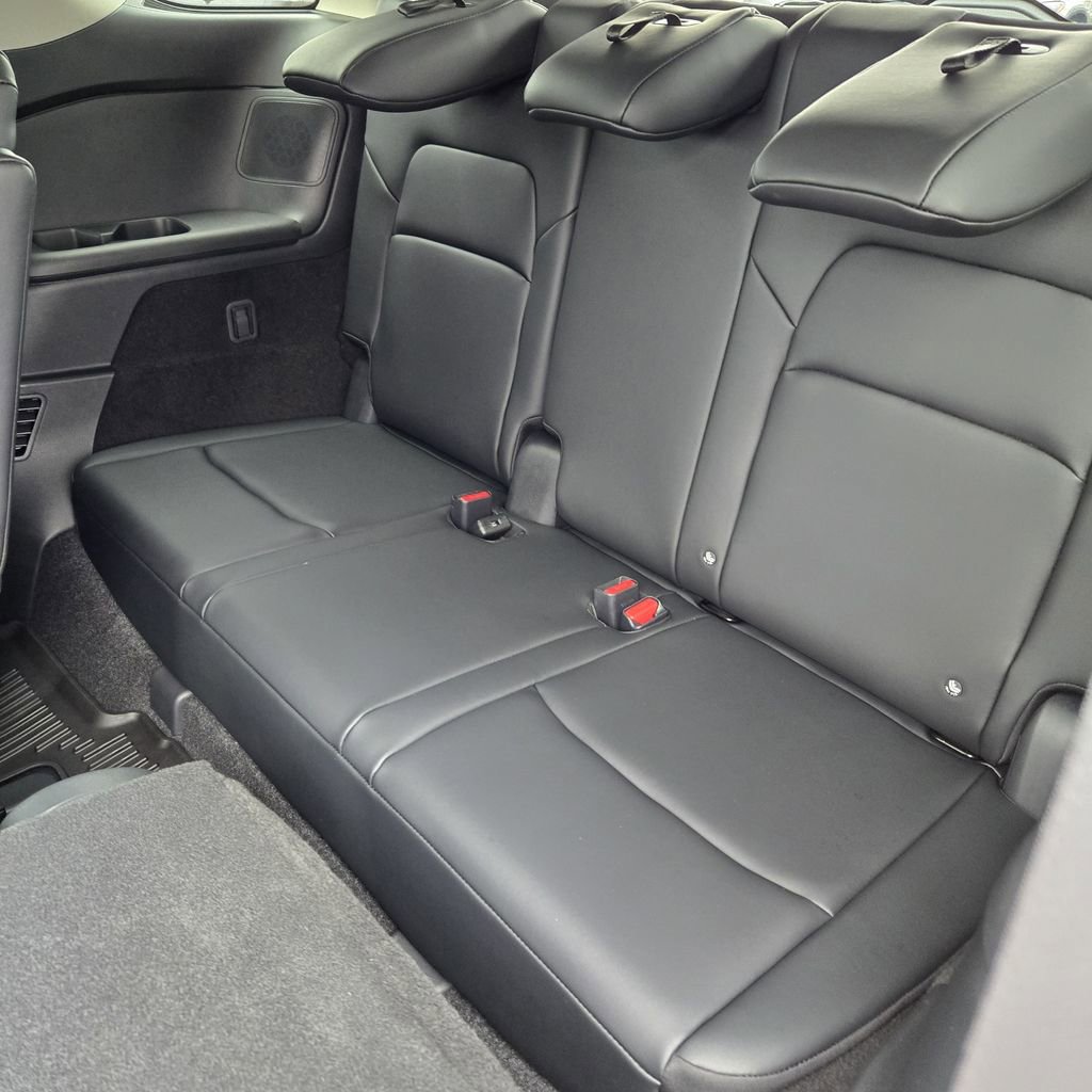 New 2026 Nissan Pathfinder SL w/ SL Premium Package image 10