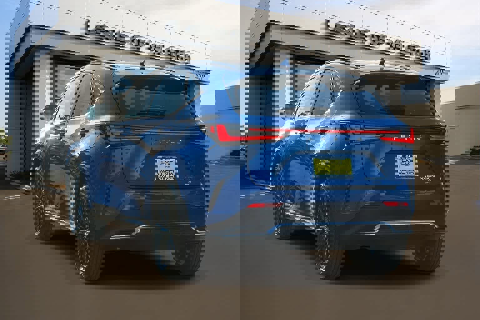 New 2026 Lexus NX 450h+ F Sport image 4