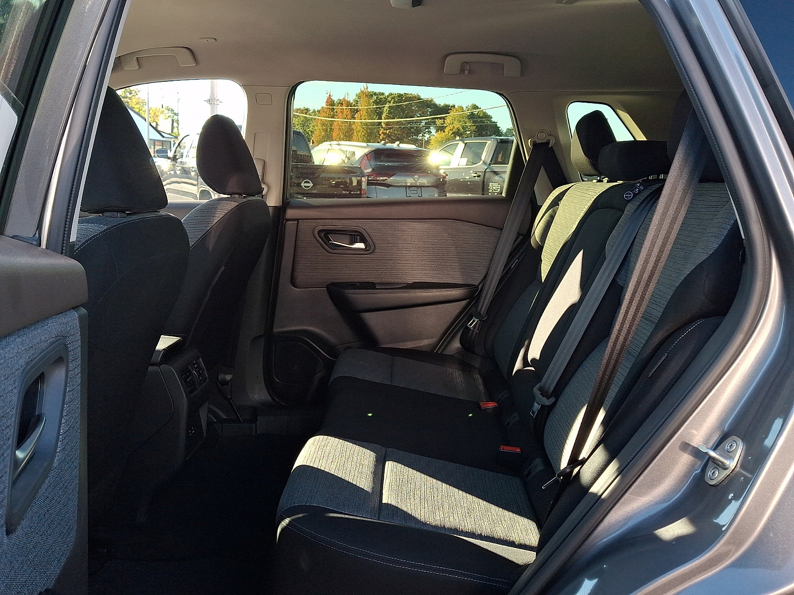 Used 2023 Nissan Rogue SV AWD/4WD image 11