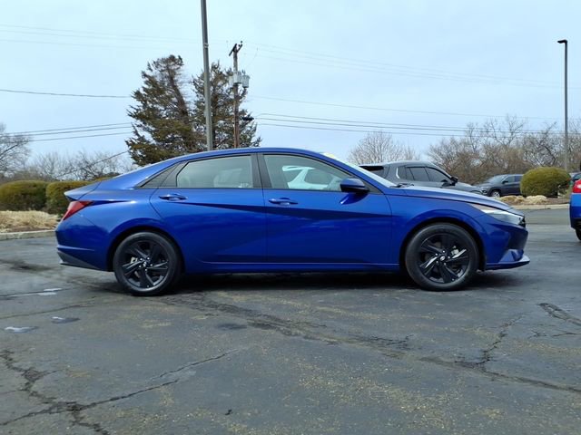 Used 2023 Hyundai Elantra Blue w/ Preferred Accessory Package image 2