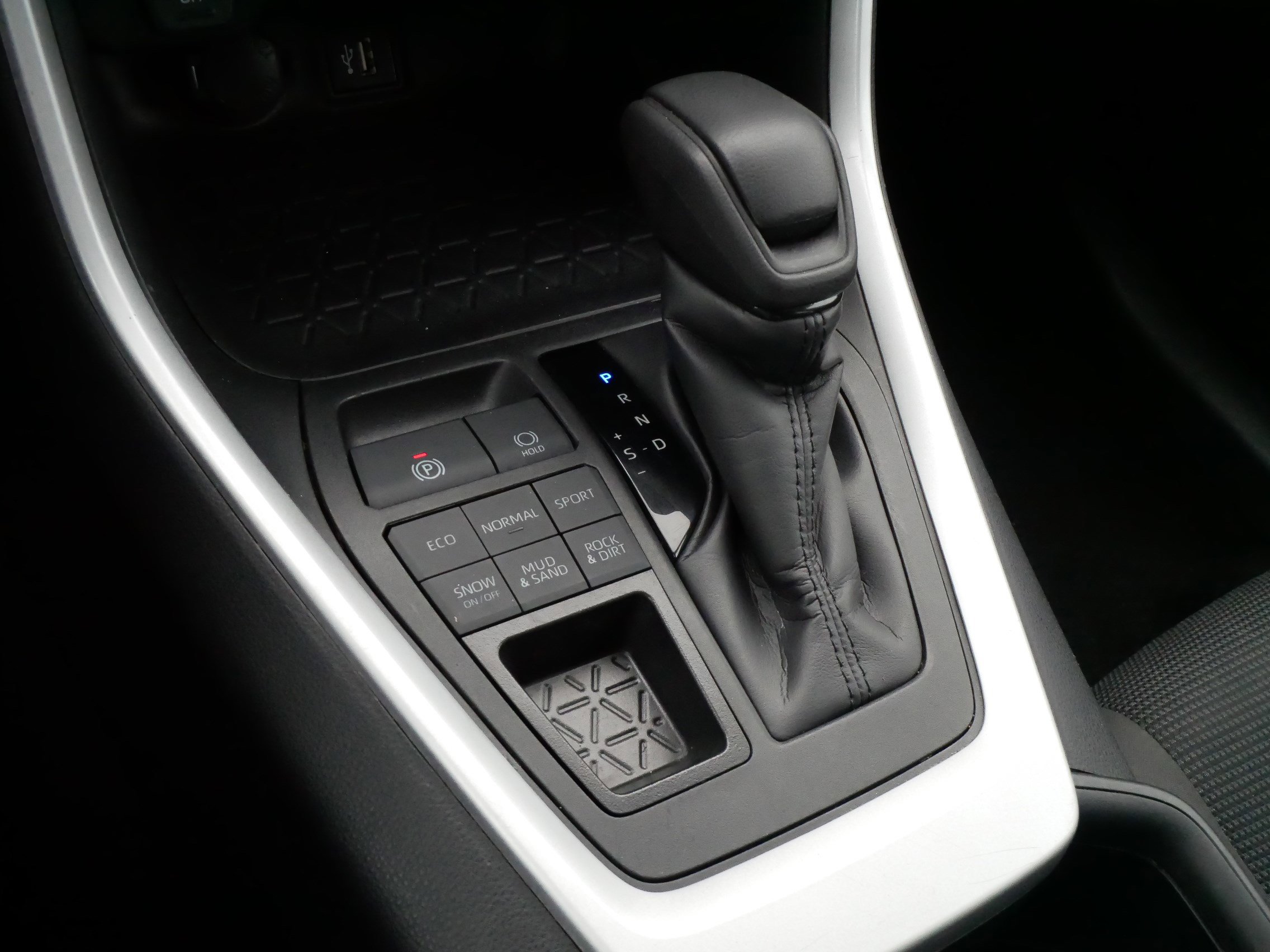 Certified 2024 Toyota RAV4 LE image 24