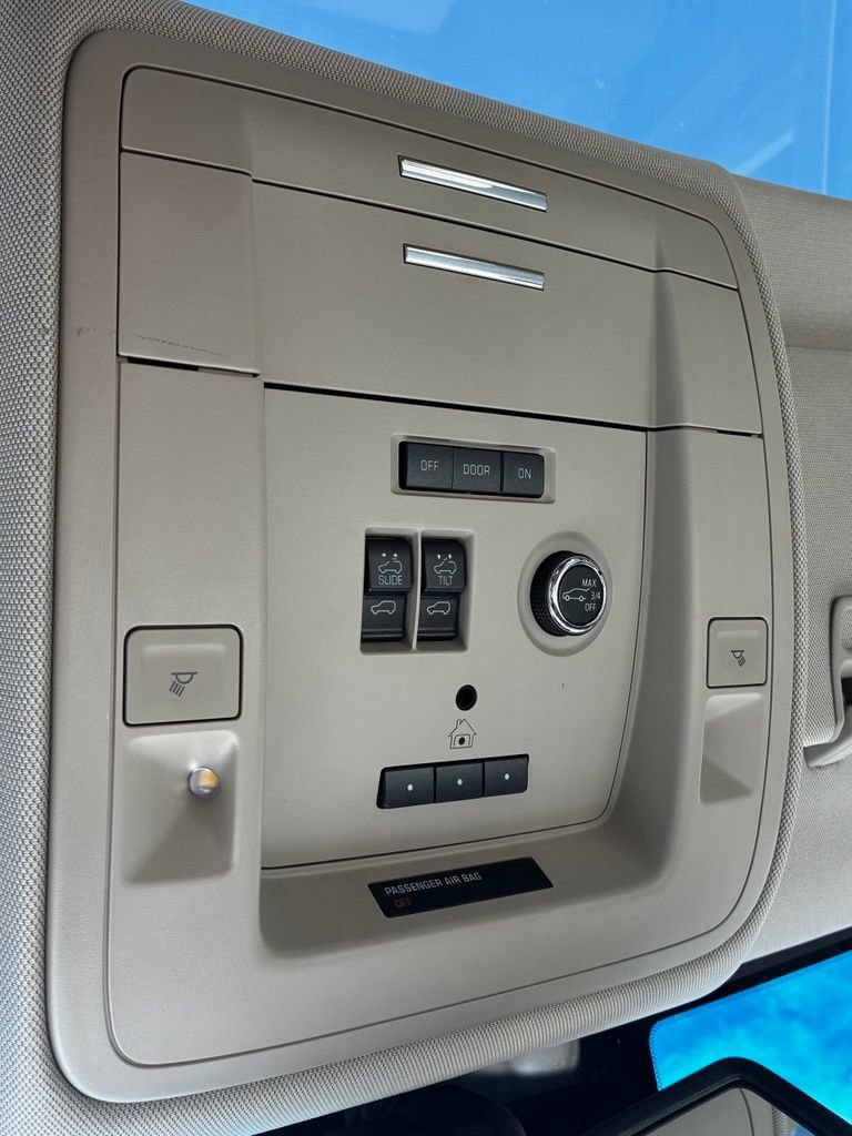 Used 2019 GMC Yukon Denali w/ Open Road Package RWD image 25