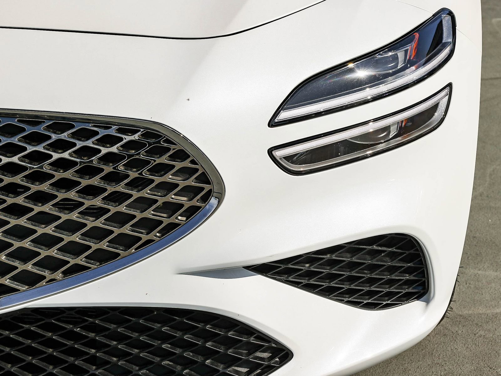 Used 2025 Genesis G70 2.5T image 10