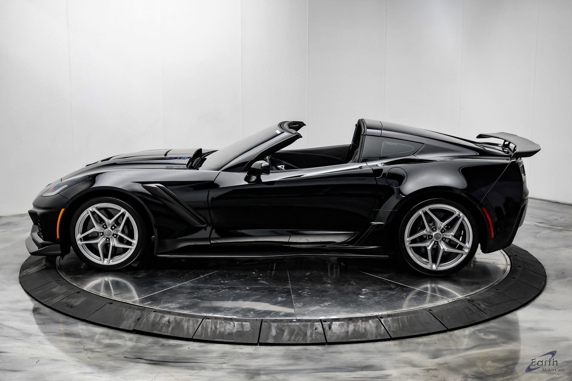 Used 2019 Chevrolet Corvette ZR1 RWD image 8