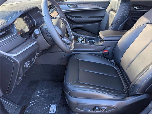 New 2025 Jeep Grand Cherokee Limited w/ Black Appearance Package image 4