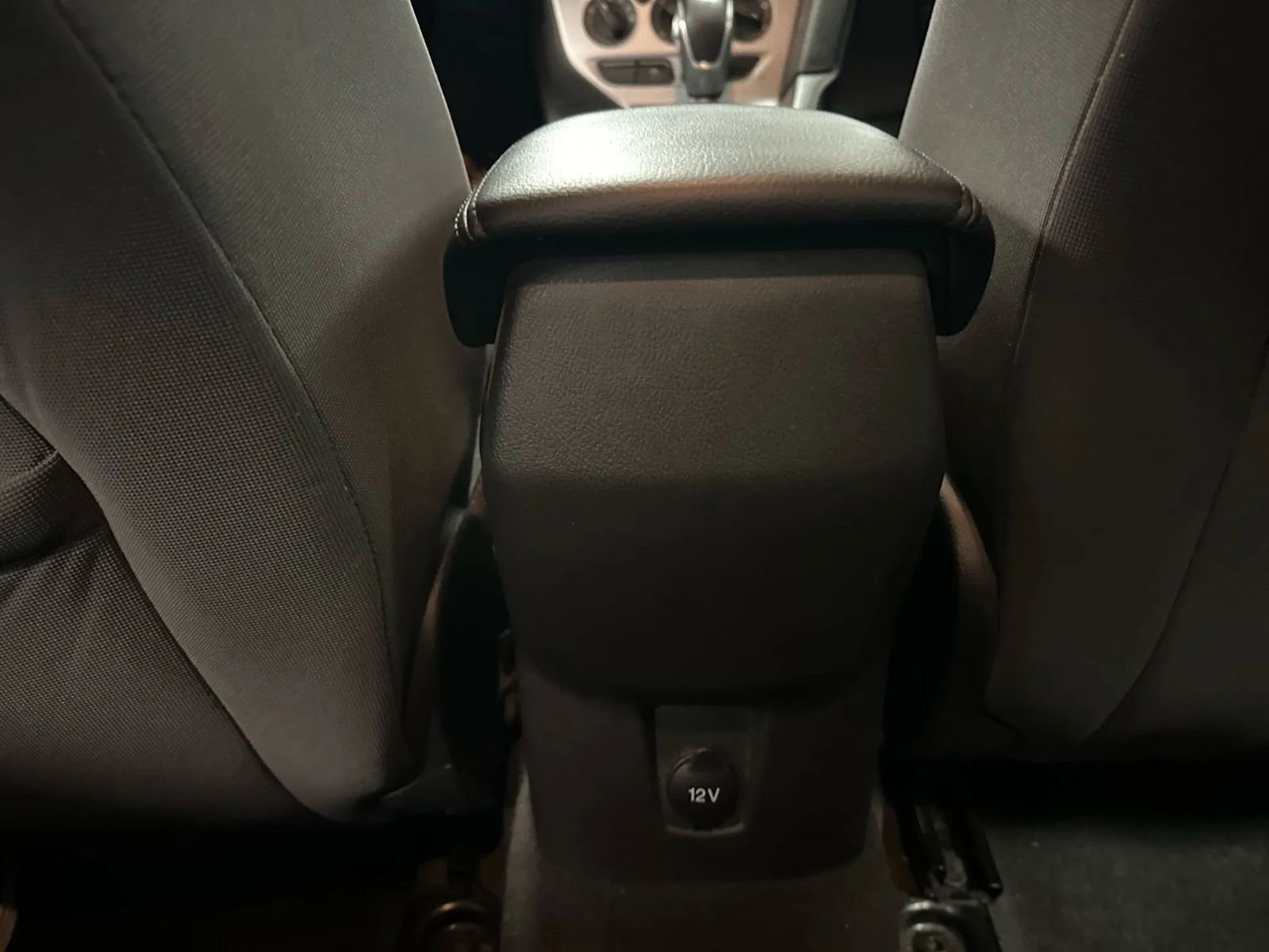 Used 2014 Ford Focus SE w/ SE Sport Package image 39