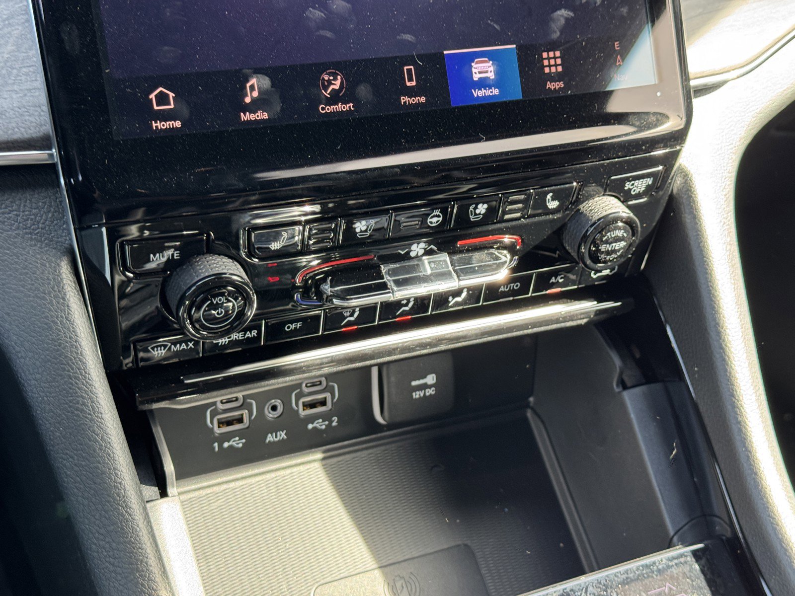 New 2025 Jeep Grand Cherokee Overland w/ Luxury Tech Group IV image 17