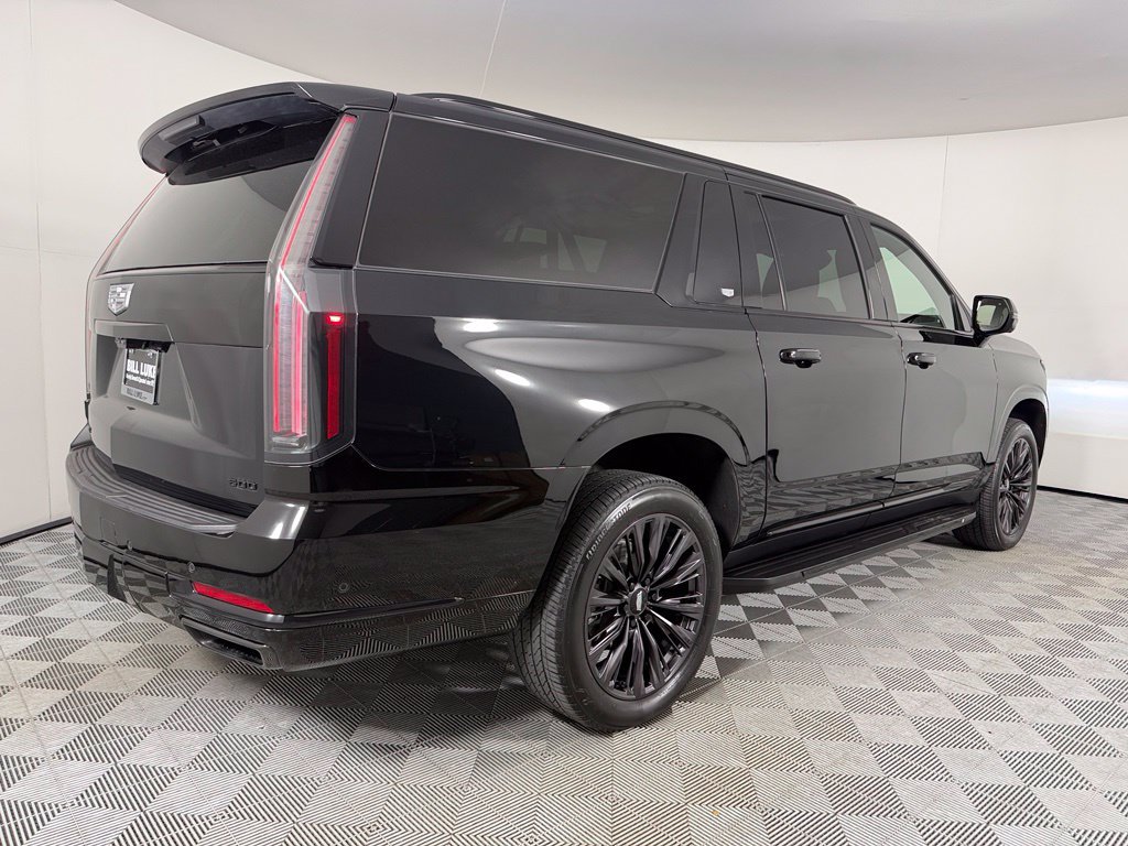 Used 2025 Cadillac Escalade ESV Sport w/ LPO, ONYX Package AWD/4WD image 8