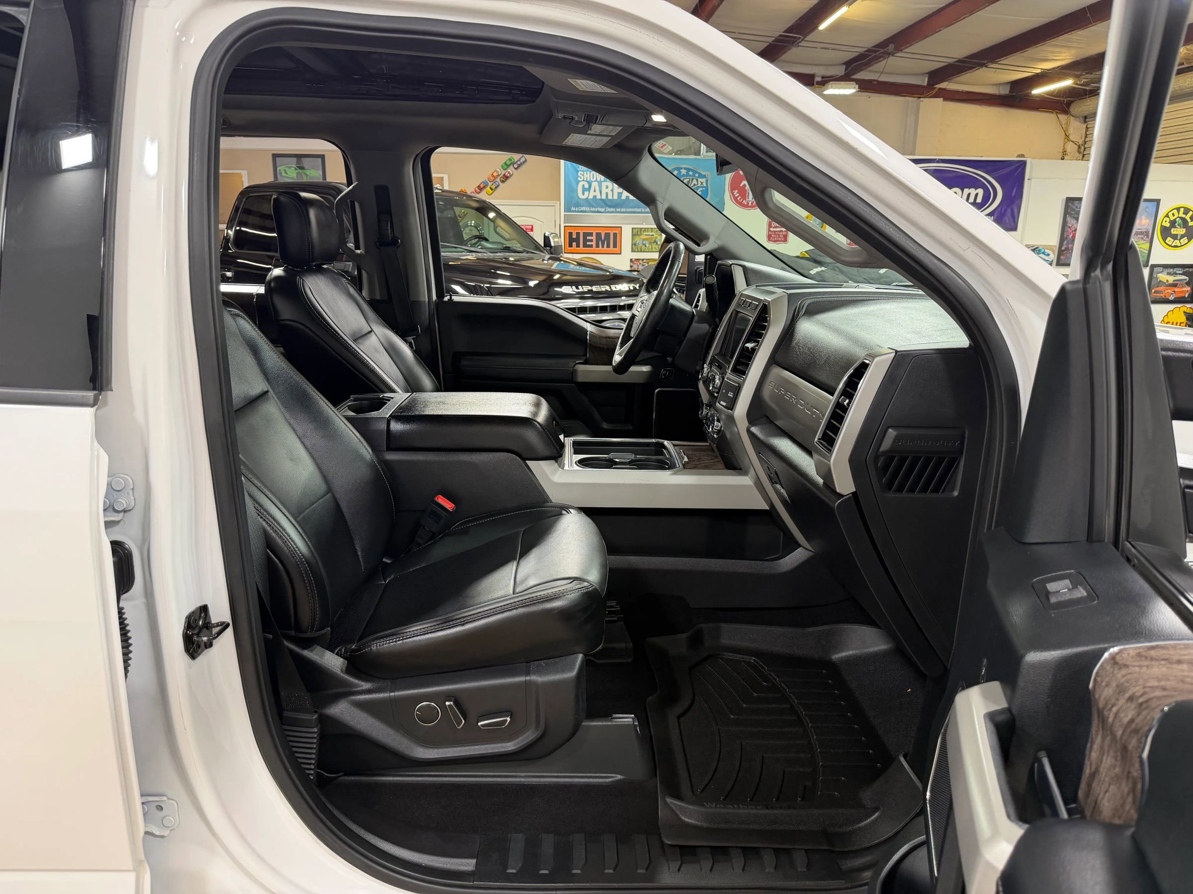 Used 2019 Ford F250 Lariat w/ Lariat Ultimate Package AWD/4WD image 21