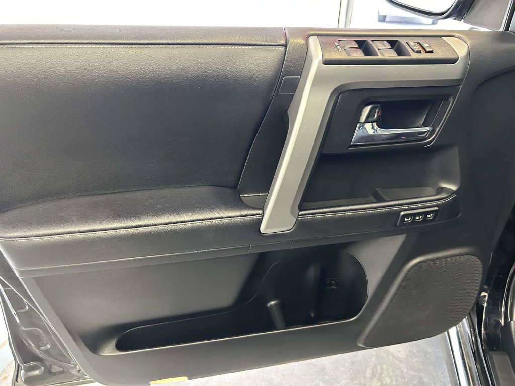 Used 2024 Toyota 4Runner Limited AWD/4WD image 17