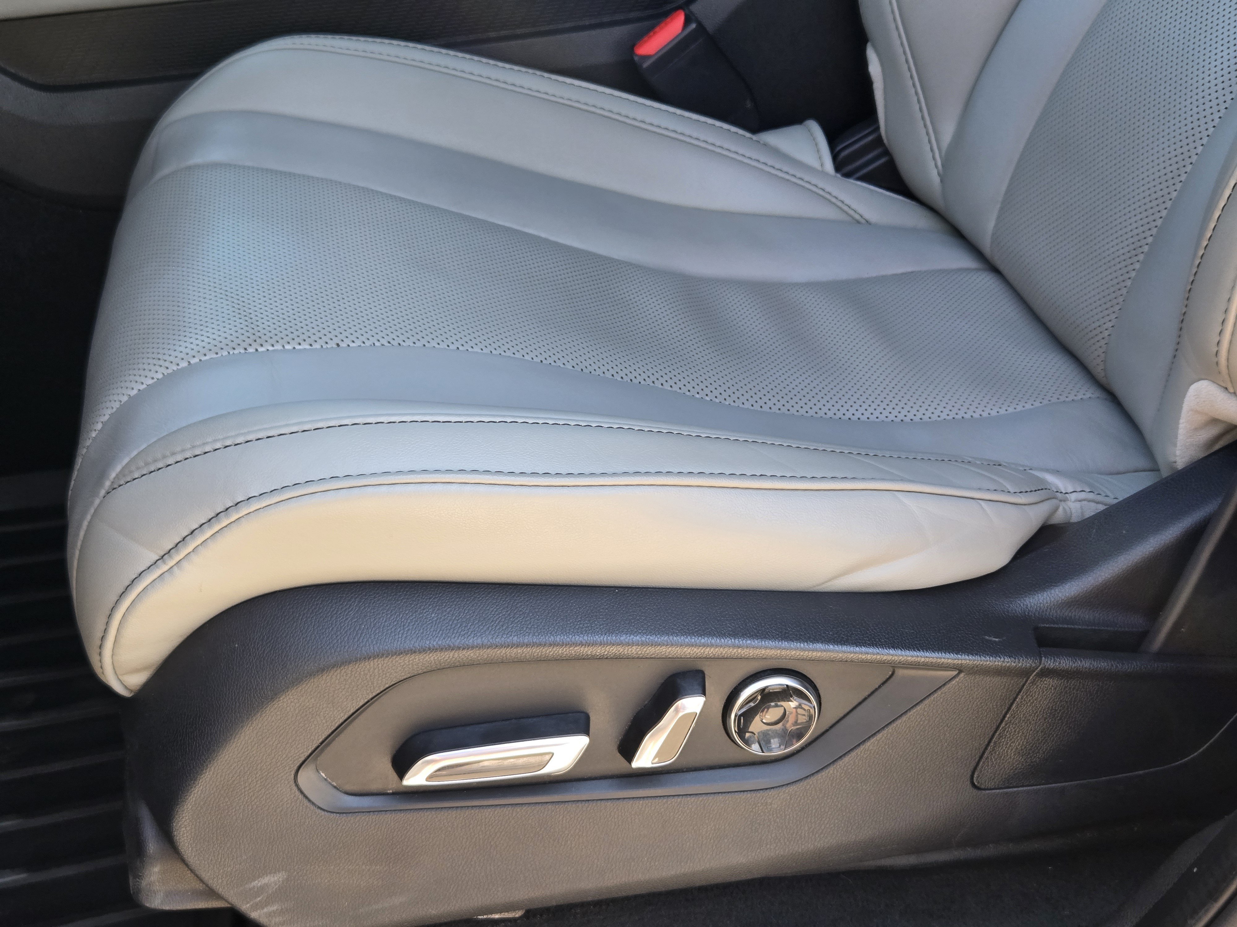 Used 2022 Acura MDX w/ Technology Package FWD image 21