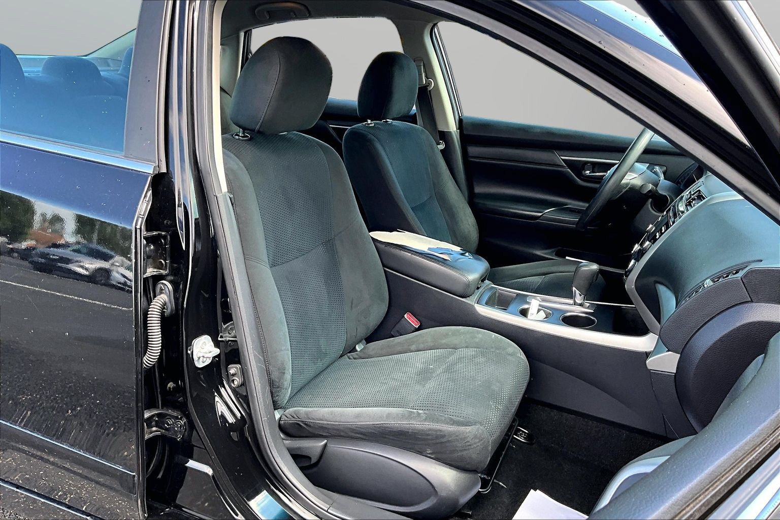 Used 2015 Nissan Altima 2.5 S w/ Sport Value Package FWD image 6