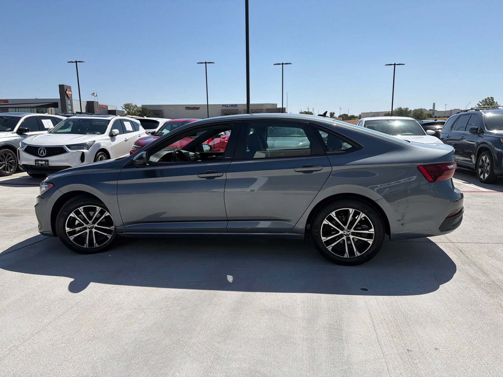 Used 2025 Volkswagen Jetta Sport FWD image 4