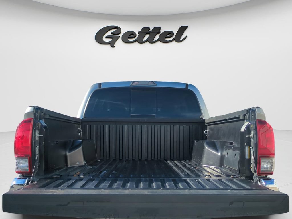 Used 2023 Toyota Tacoma SR5 AWD/4WD image 9