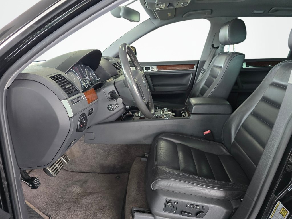 Used 2004 Volkswagen Touareg V8 AWD/4WD image 18