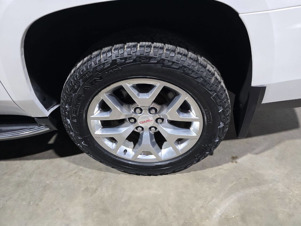 Used 2019 GMC Yukon XL SLT w/ Open Road Package AWD/4WD image 23
