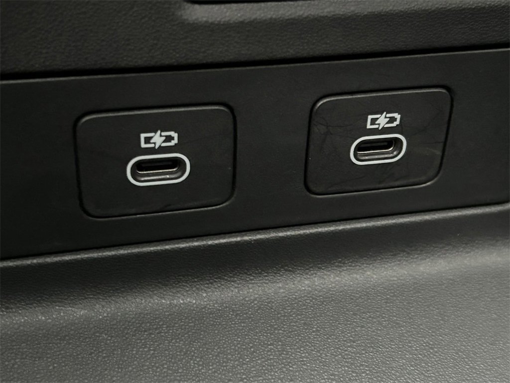 Used 2025 Land Rover Range Rover Velar Dynamic SE image 21