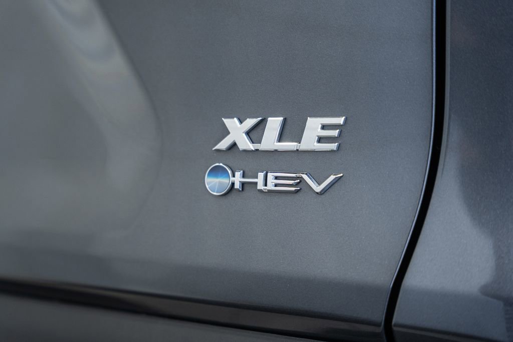 Used 2025 Toyota RAV4 XLE image 7