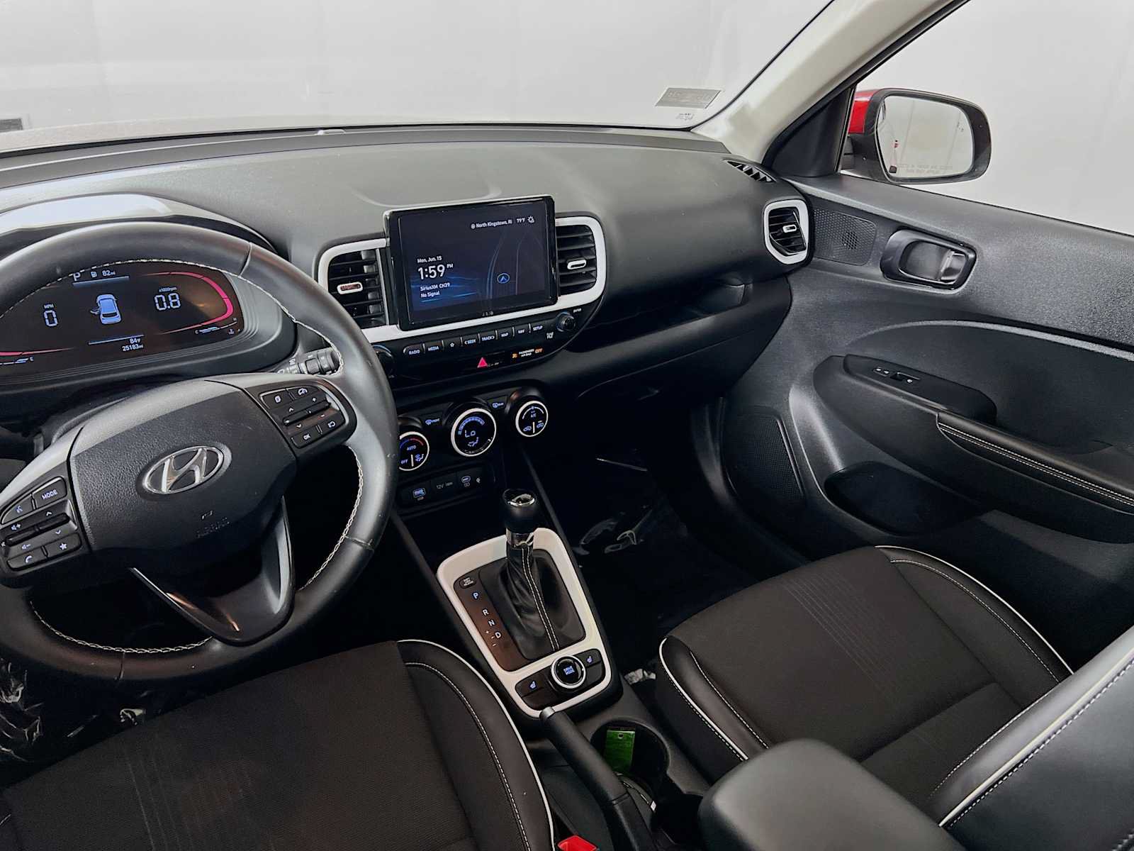 Certified 2023 Hyundai Venue Limited w/ Cargo Package FWD image 24