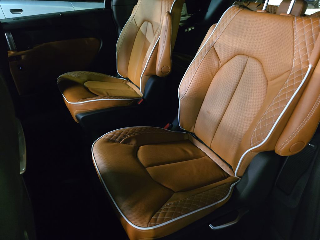 New 2026 Chrysler Pacifica Pinnacle FWD image 16