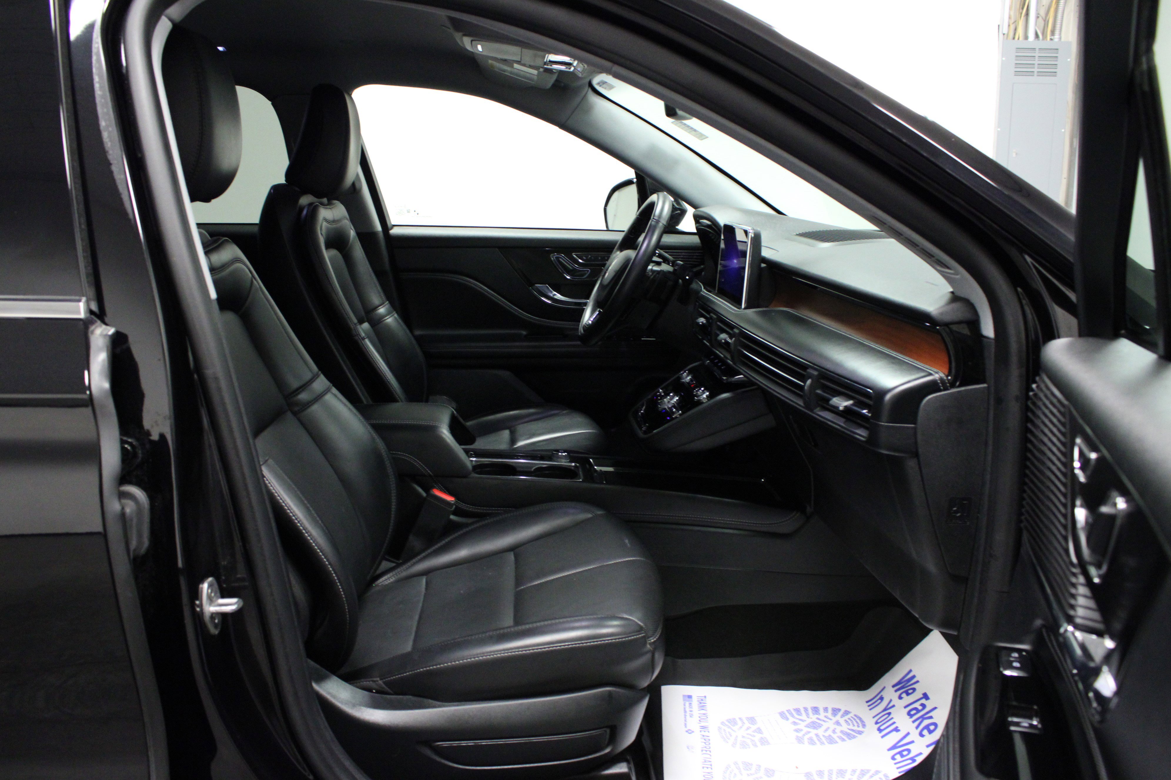 Used 2022 Lincoln Corsair Reserve w/ Elements Package image 16