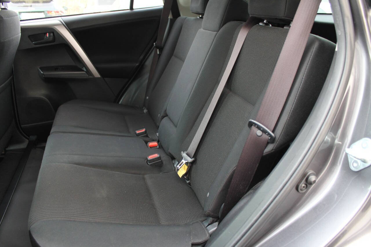 Used 2016 Toyota RAV4 LE image 13