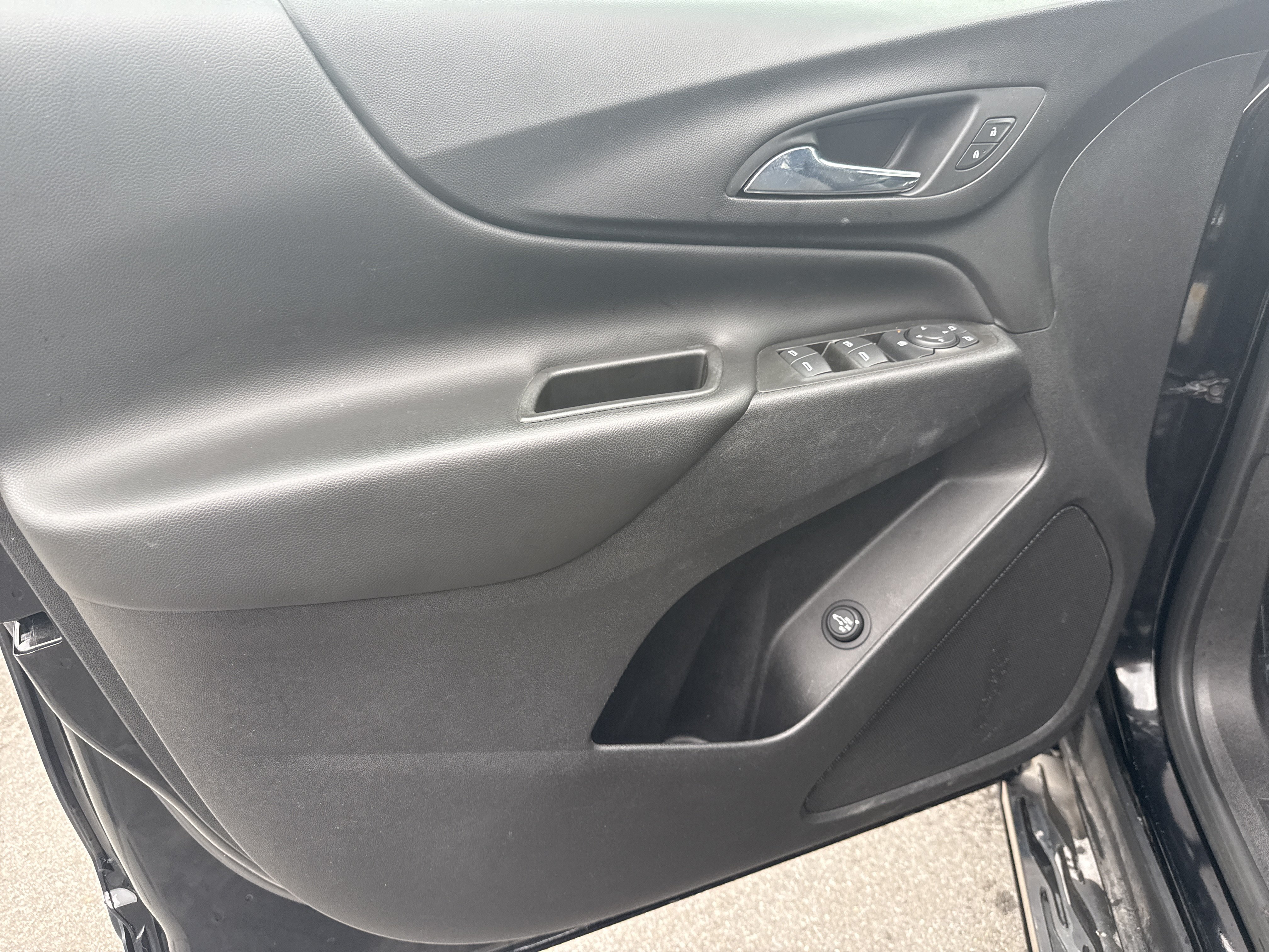 Used 2021 Chevrolet Equinox LT AWD/4WD image 17