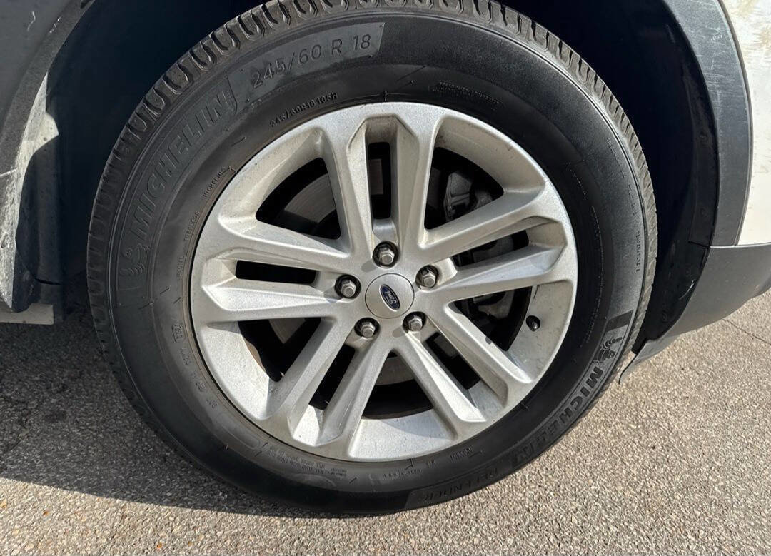 Used 2015 Ford Explorer XLT w/ Equipment Group 202B image 34