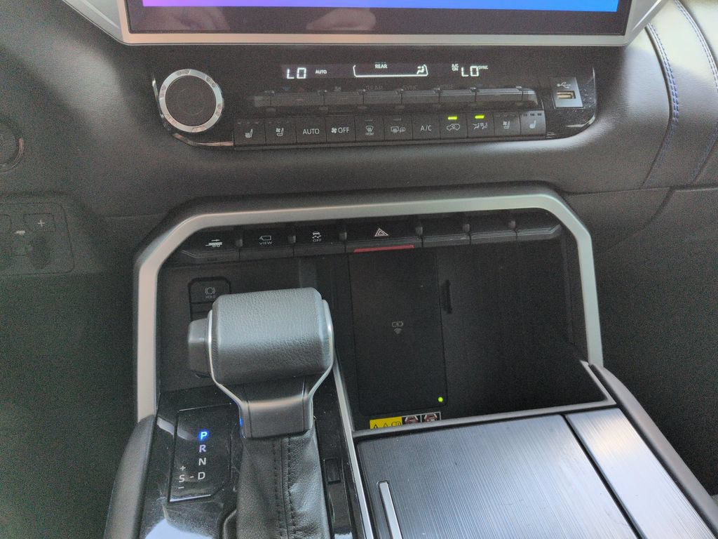 Certified 2025 Toyota Sequoia Platinum AWD/4WD image 18