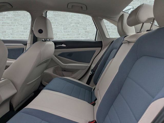 Certified 2025 Volkswagen Jetta SE FWD image 13