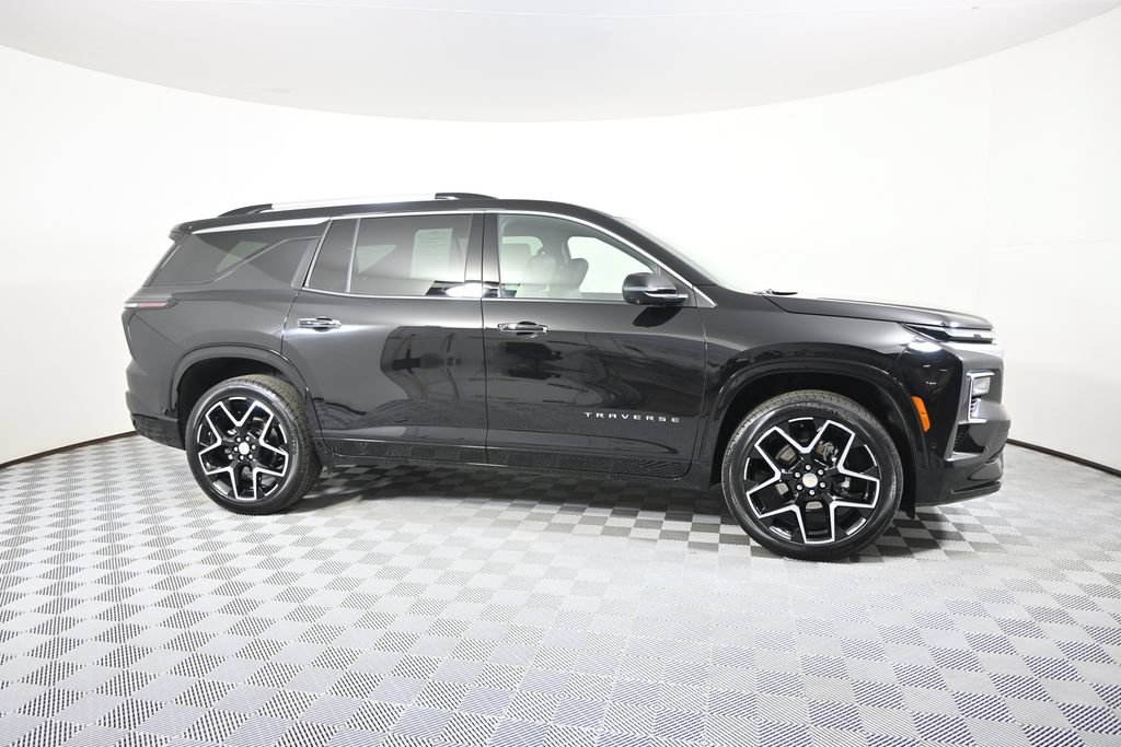 Used 2026 Chevrolet Traverse High Country w/ LPO, Floor Liner Package AWD/4WD image 8