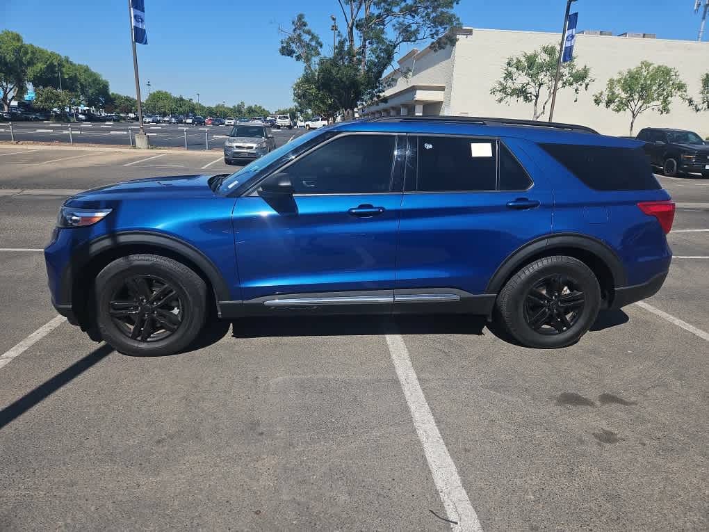 Certified 2023 Ford Explorer XLT w/ Equipment Group 202A RWD image 4