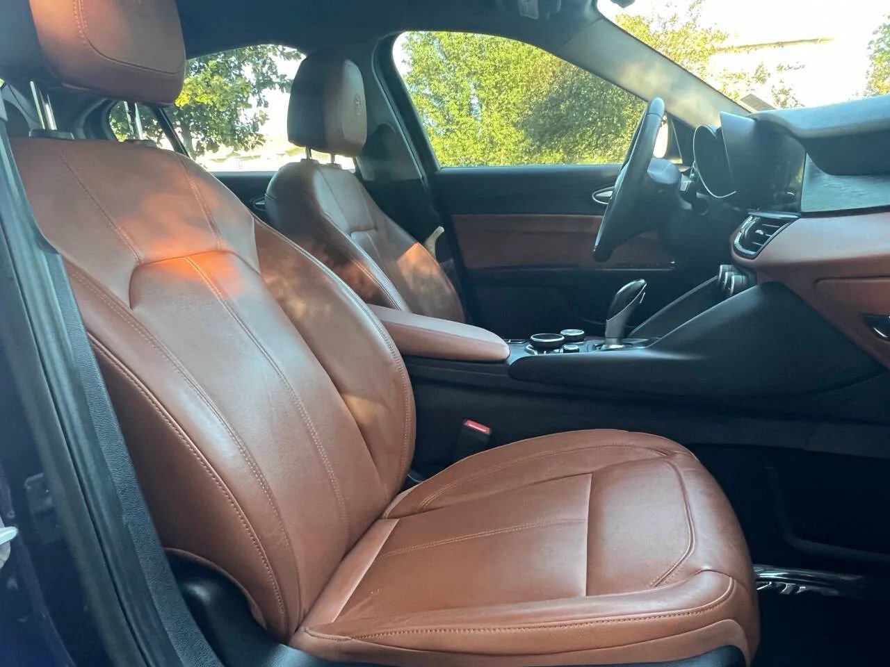 Used 2018 Alfa Romeo Giulia image 21