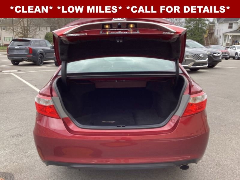 Used 2015 Toyota Camry XSE w/ Moonroof Package FWD image 12