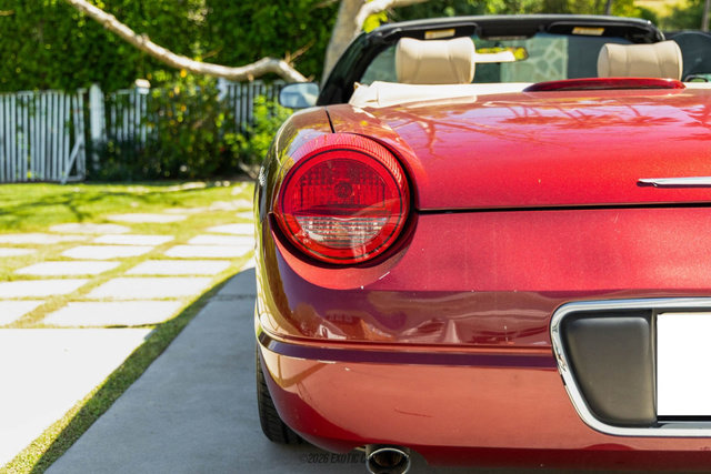 Used 2004 Ford Thunderbird Deluxe image 98