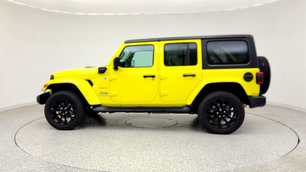 Used 2023 Jeep Wrangler Unlimited Sahara w/ Cold Weather Group AWD/4WD image 8