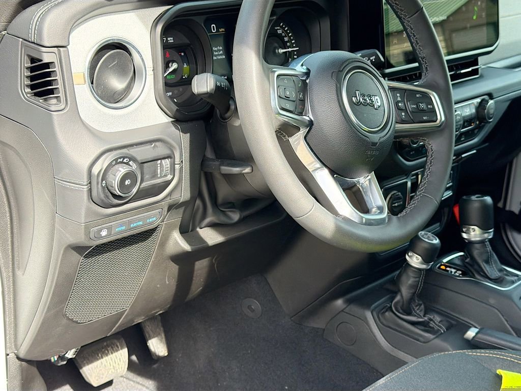 Used 2025 Jeep Wrangler Unlimited Sahara image 21