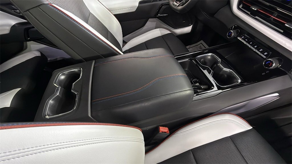 Used 2025 Chevrolet Silverado EV RST image 37