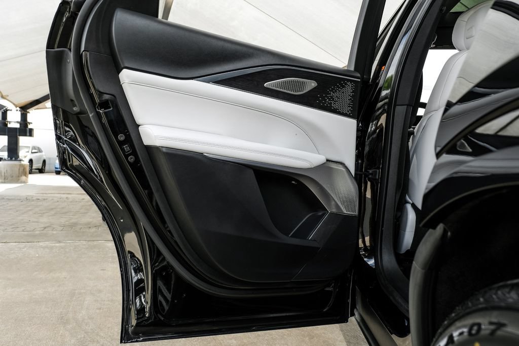 Used 2023 Cadillac Lyriq AWD image 49